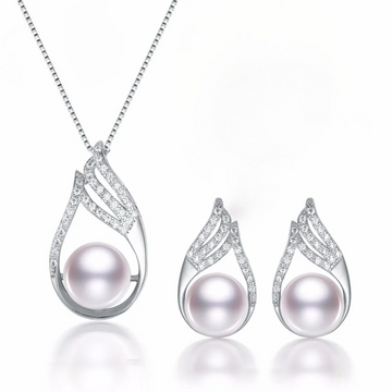 Sterling Silver Boxed Freshwater Pearl and Zirconia Set on Chain