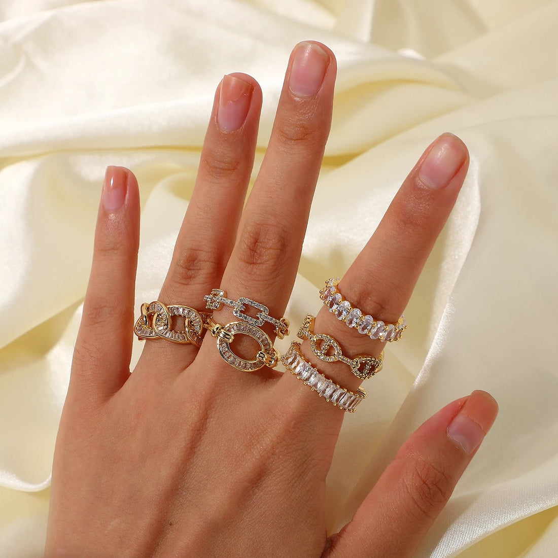 White Gold and Diamond Chain Link Ring – RACHEL LYNN CHICAGO